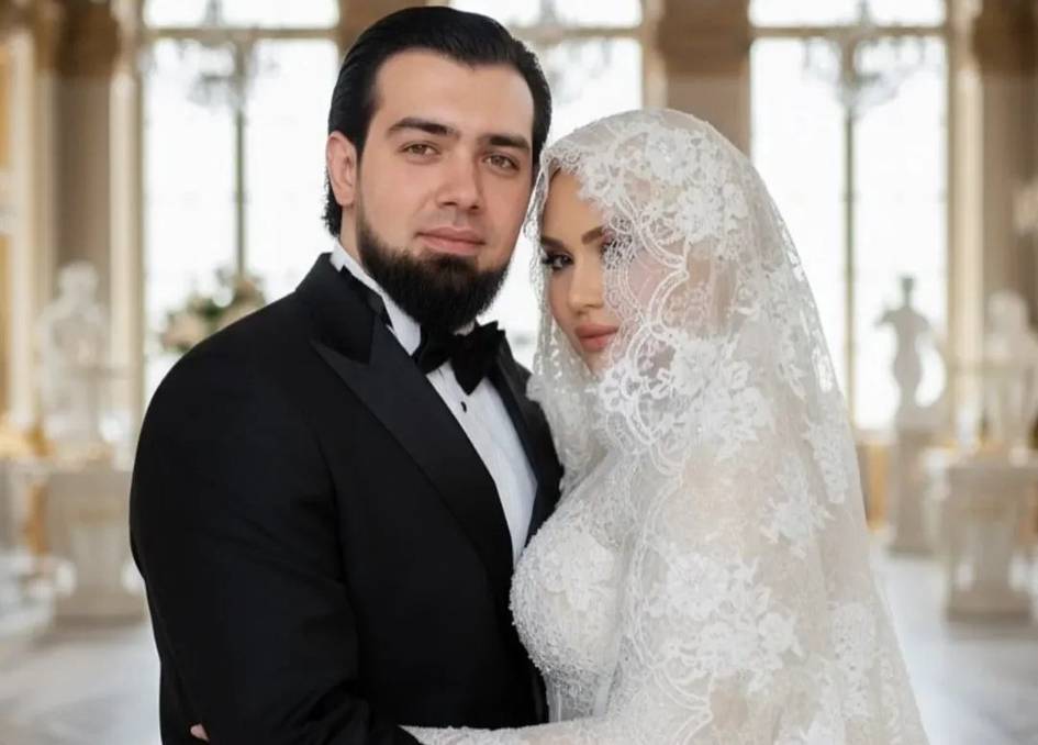 “To‘ydan avval ko‘ylaklarni kiyib ko‘rmaganim xatoyim bo‘ldi” — Feruza Normatova tanqidlarga uchragan to‘y liboslari haqida gapirdi